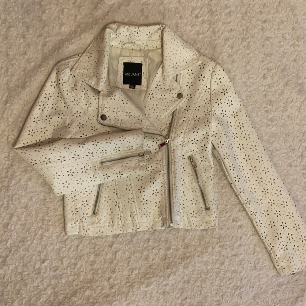 ✨ME JANE leather white jacket